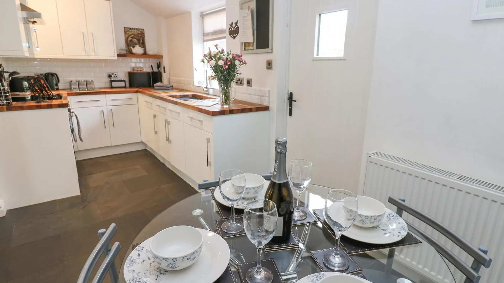 Hunton  1 Countryman Inn Cottages בית נופש Hunton (North Yorkshire)