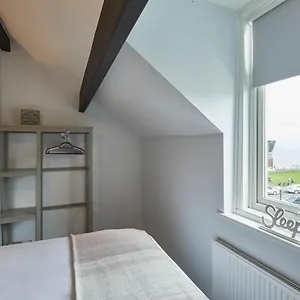 Apartment Host & - Emerald Hideaway, Saltburn-by-the-Sea