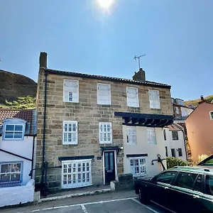 Holiday home Harbourside, Staithes