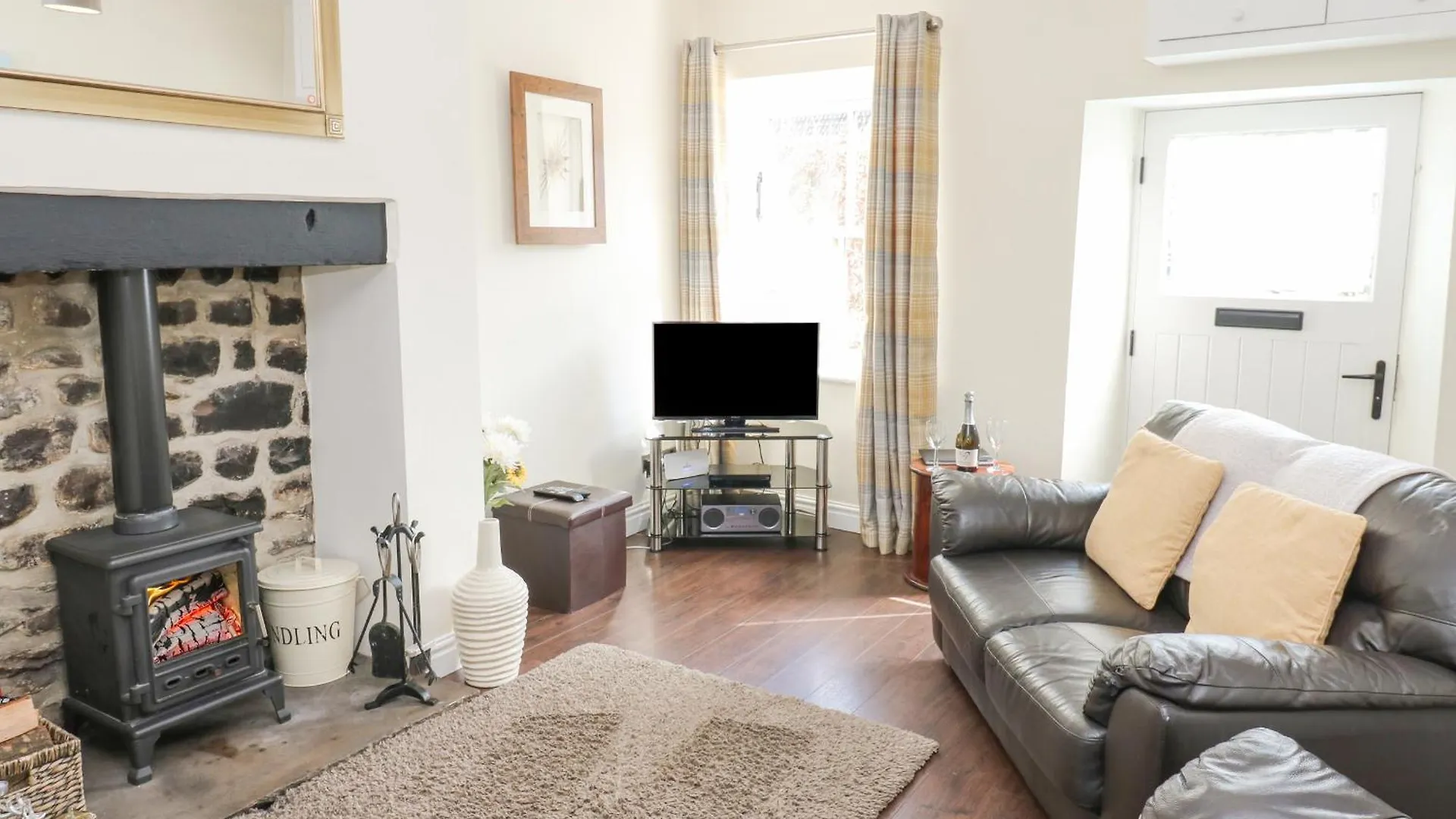 1 Countryman Inn Cottages Hunton  0*, Hunton (North Yorkshire)